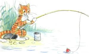 кот ловит рыбу на озере