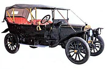 Единственный дошедший до нашего времени экземпляр первого русского автомобиля «Руссо-Балт» (1911) выставлен в Политехническом музее.