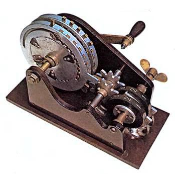 В конце XIX в. инженер В.Т. Однер сконструировал арифмометр, где использовались шестерни с переменным числом зубьев. Модификации такой вычислительной техники служили вплоть до появления современных калькуляторов.