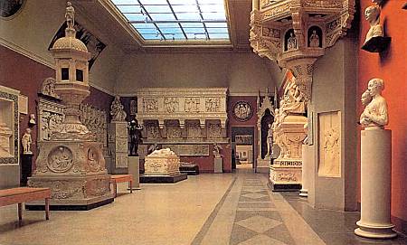 Зал искусства итальянского Возрождения в музее на Волхонке.