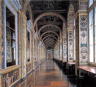 Лоджии Рафаэля, копирующие знаменитую галерею в Ватикане, были открыты для обозрения в 1792 г., еще при Екатерине II.