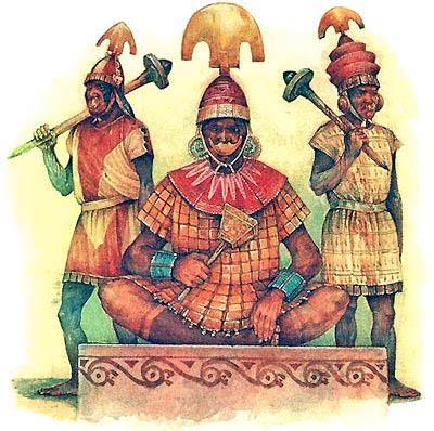 Жрецы-воины мочика носили искусно сделанные одеяния и головные уборы, а также бесценные золотые украшения.