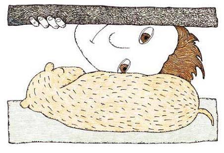 Щенок Засоня спит под кроватью