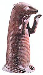 Этого бронзового мангуста тоже нашли в гробнице Тутанхамона.